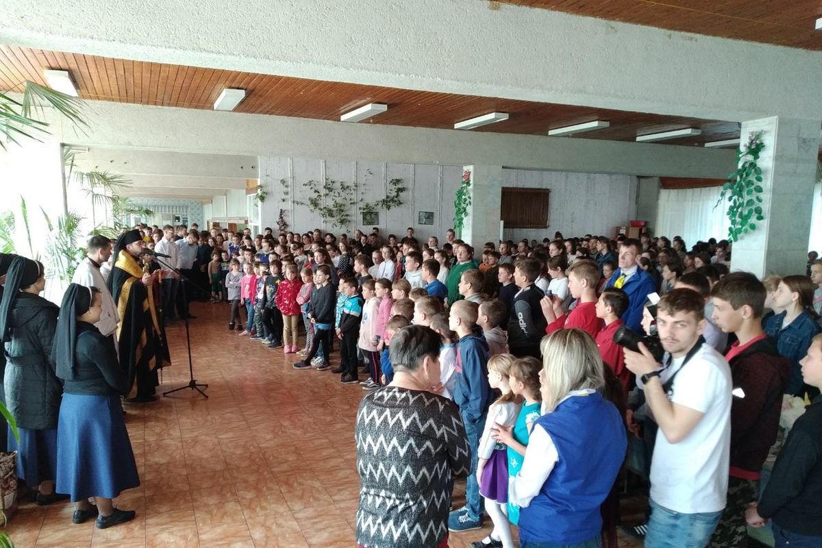 Владика Михаїл Бубній завітав до Українського Дитячого Центру «Молода гвардія»