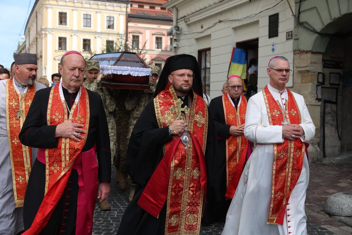 Делегація австралійських єпископів і мирян прибула із візитом підтримки в Україну