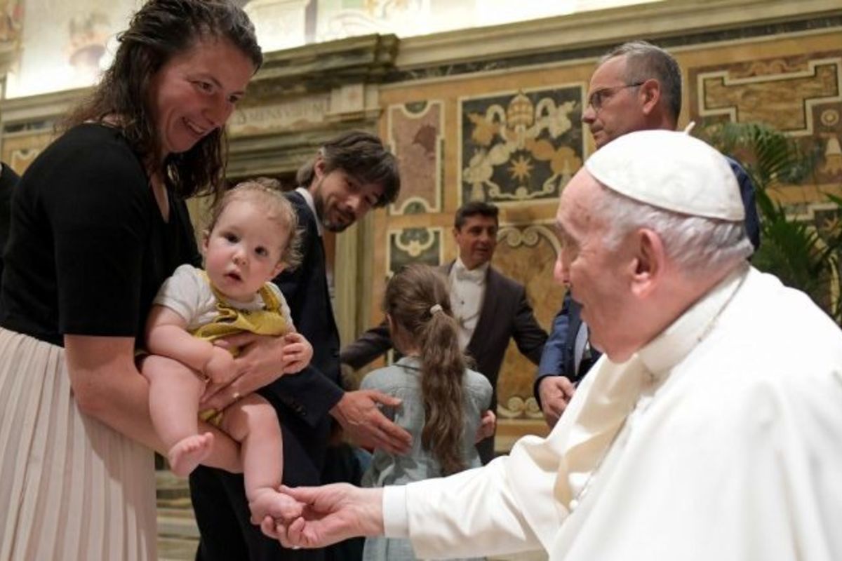 Папа: Сімейні мережі — це протиотрута від самотності