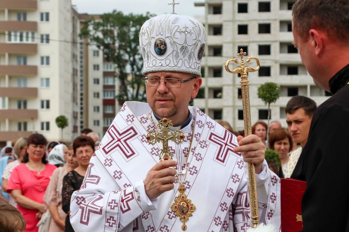 «Залежність виникає там, де є духовна криза», — владика Володимир Груца у 5-у Неділю після зіслання Святого Духа