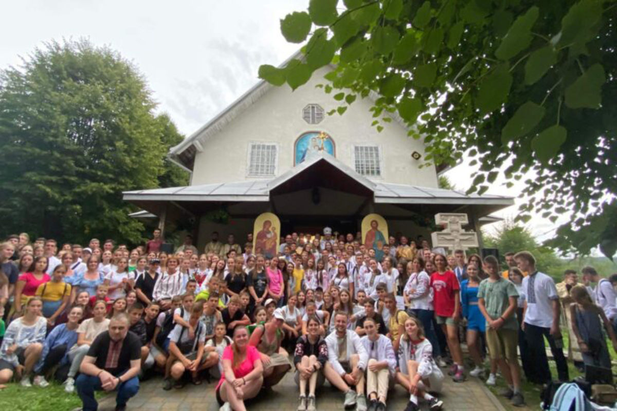 Молодь Львівської архиєпархії УГКЦ під час прощі склала акт присяги на вірність Христові