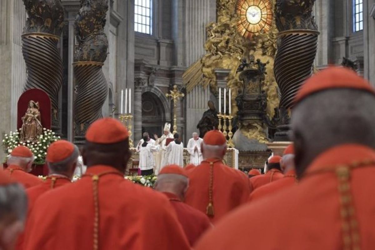 Колегія Кардиналів: розвиток установи, якій 900 років