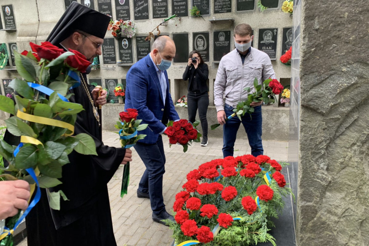 Владика Михаїл Бубній ушанував пам’ять жертв політичних репресій