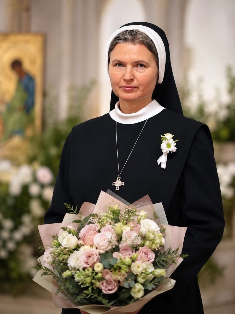 Сестру Магдалину привітали з її іменинами. Джерело фото: Фейсбук-сторінка с. Магдалини