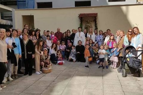 У грецькому місті Салоніки на Пасху відслужили першу Службу Божу для українців