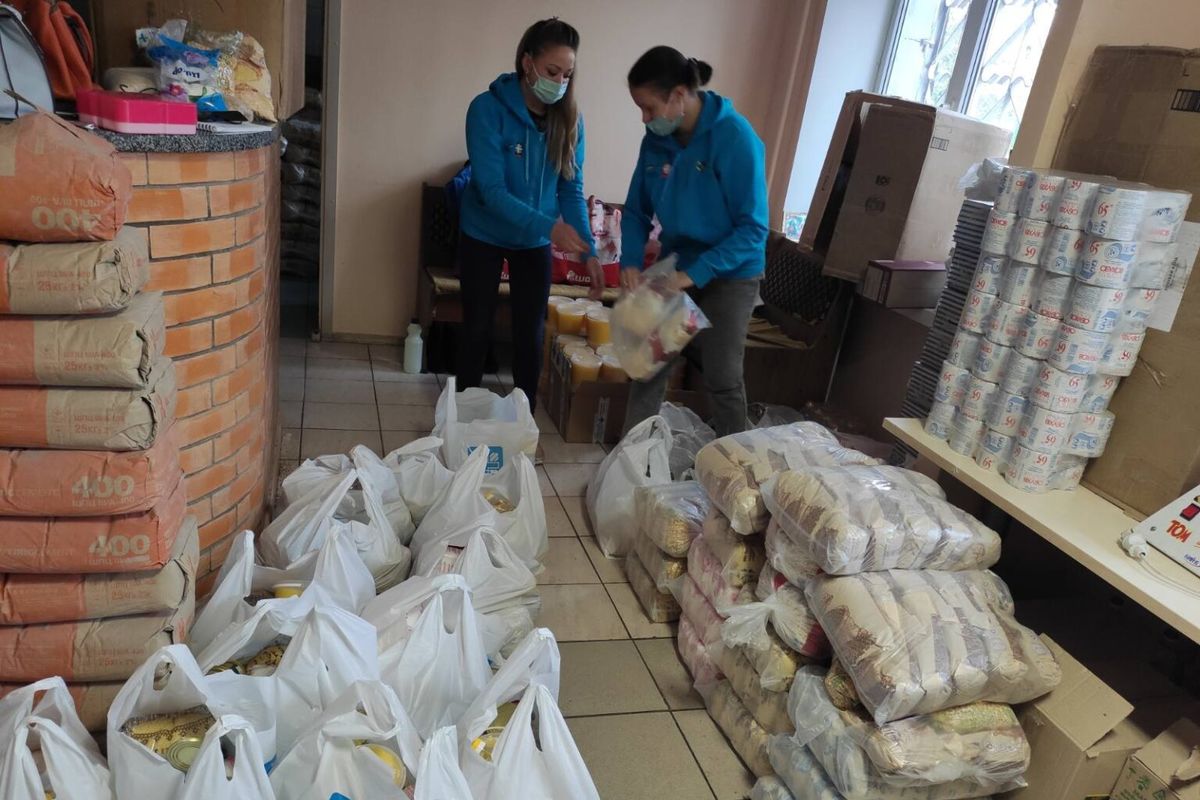 У Київській архиєпархії з нагоди Дня бідного роздали понад дві тисячі пакунків