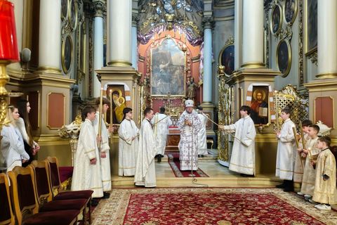 «Ісус пам’ятає про тебе, кожна дитино», — владика Володимир Груца у неділю Святих Отців