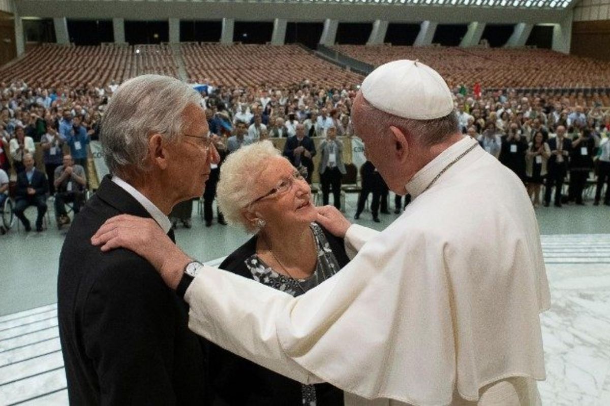Папа: завдяки літнім людям ми усвідомлюємо себе частиною народу