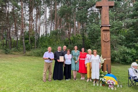 У Литві встановили та освятили памʼятний хрест патріарху Йосифові Сліпому