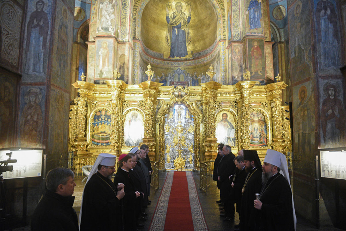 У Софійському соборі за мир в Україні помолилися члени Всеукраїнської ради Церков і релігійних організацій