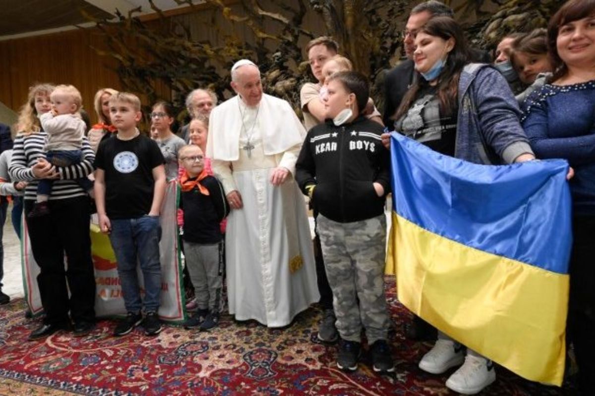 Папа закликав не забувати про жахіття війни в Україні і молитися за її припинення