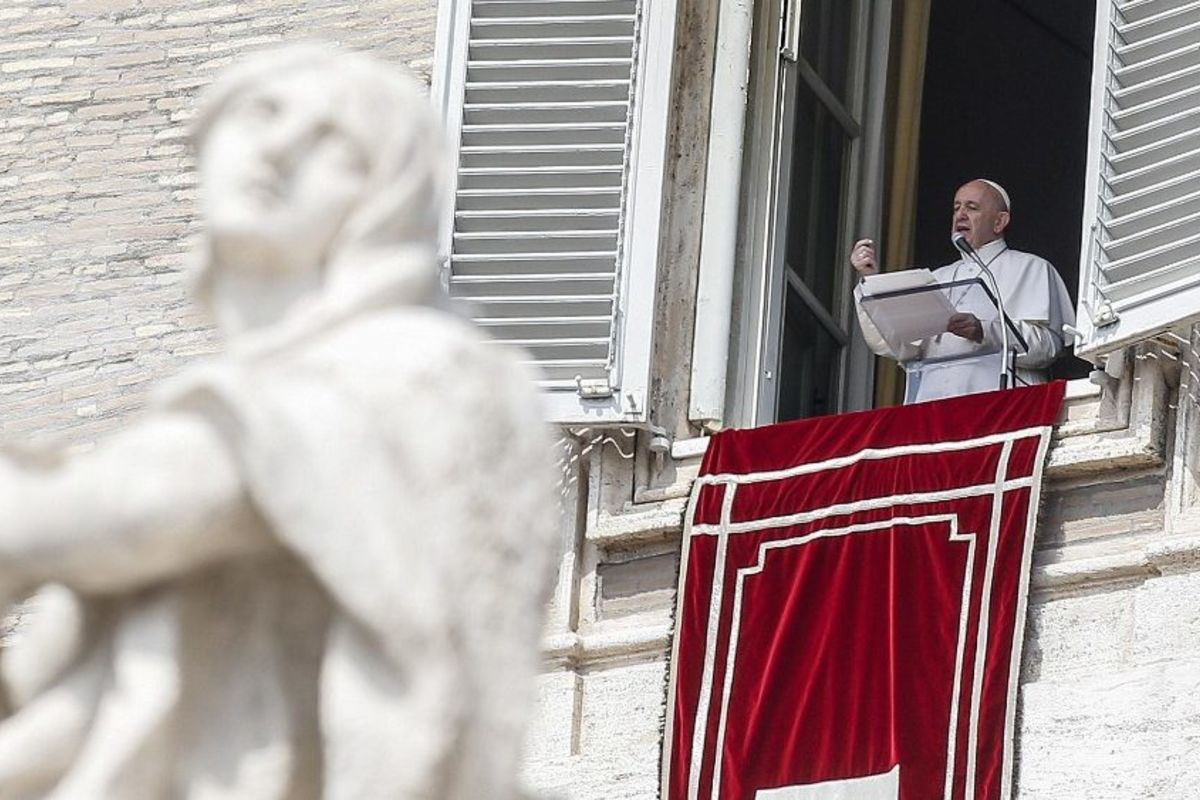 Папа Франциск не перестає молитися за тривалий мир в Україні