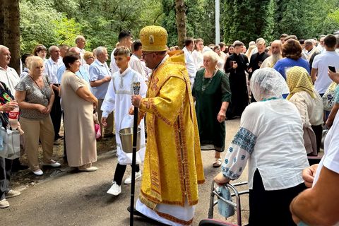 У селі Острів відбулася проща за покликання до священичого та монашого служіння