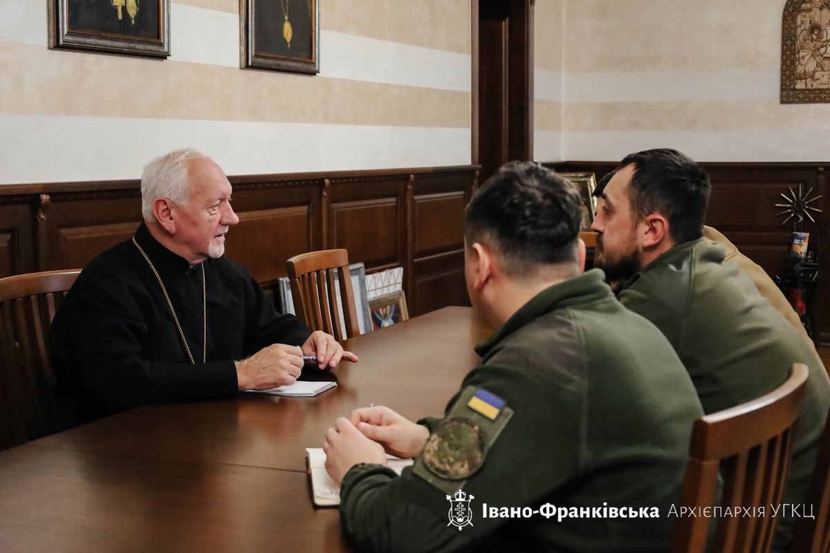 Митрополит Володимир Війтишин обговорив із військовослужбовцями Національної гвардії України духовну реабілітацію воїнів